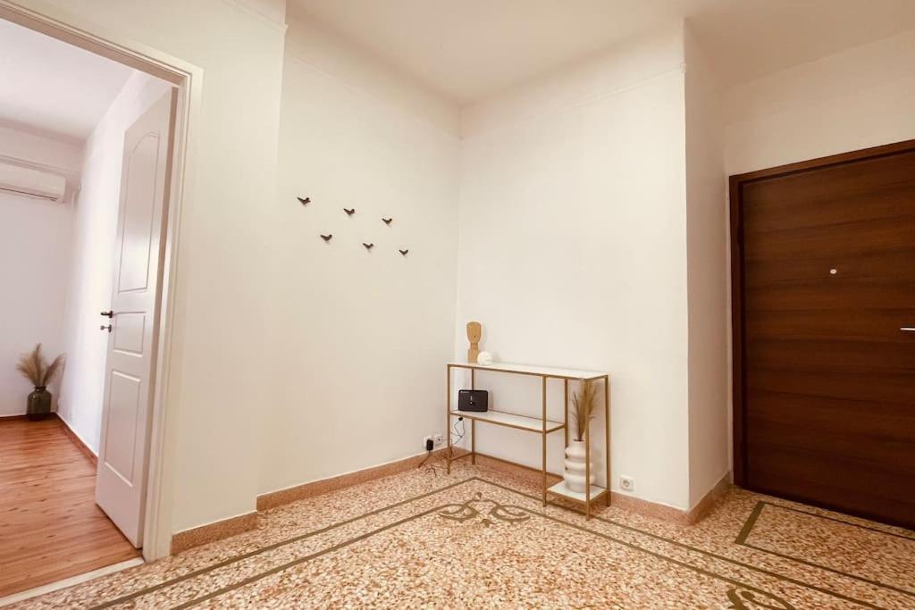 Daisy Apartment 15 Min To Acropolis Athena Bagian luar foto