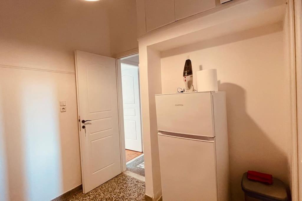 Daisy Apartment 15 Min To Acropolis Athena Bagian luar foto