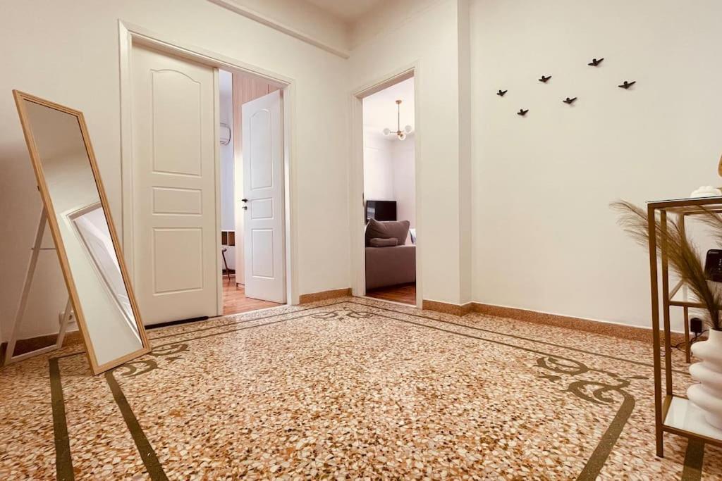 Daisy Apartment 15 Min To Acropolis Athena Bagian luar foto