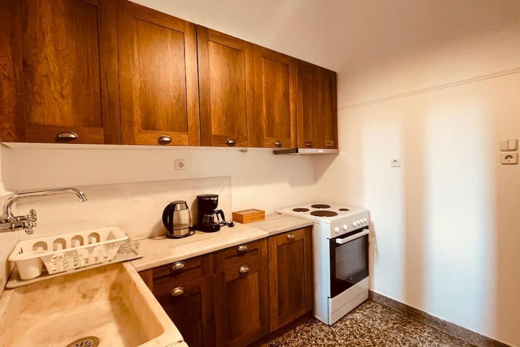 Daisy Apartment 15 Min To Acropolis Athena Bagian luar foto