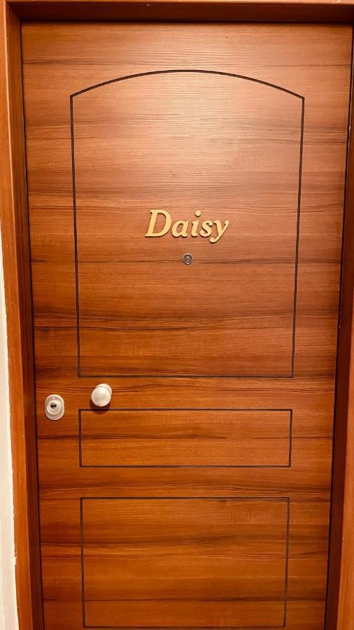 Daisy Apartment 15 Min To Acropolis Athena Bagian luar foto