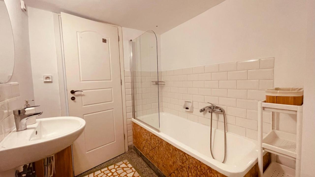 Daisy Apartment 15 Min To Acropolis Athena Bagian luar foto